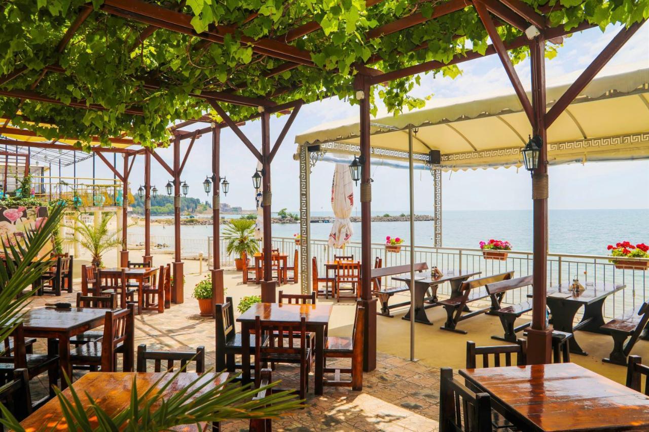 Petrov Family Hotel Nesebar Exterior photo