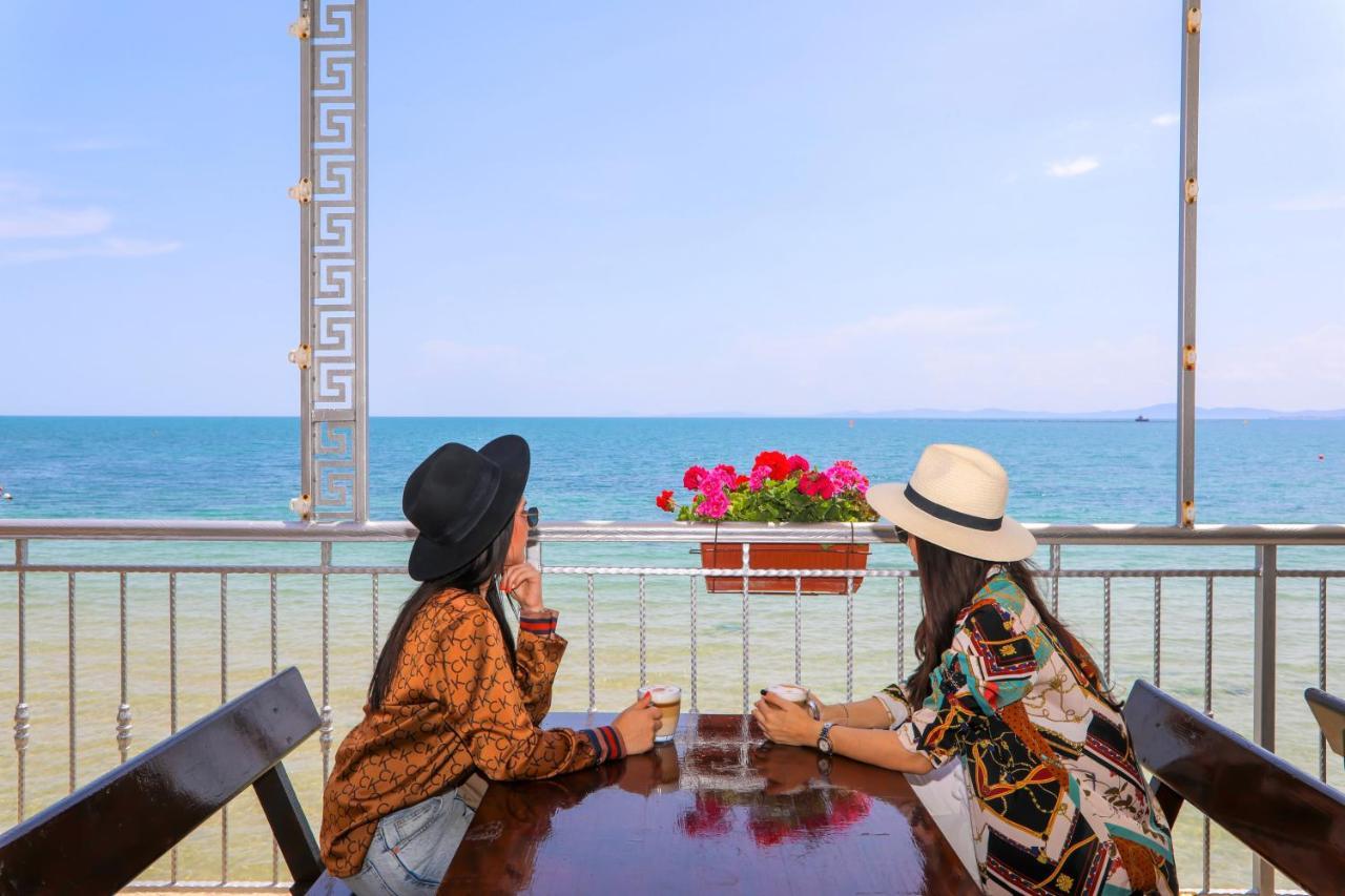 Petrov Family Hotel Nesebar Exterior photo