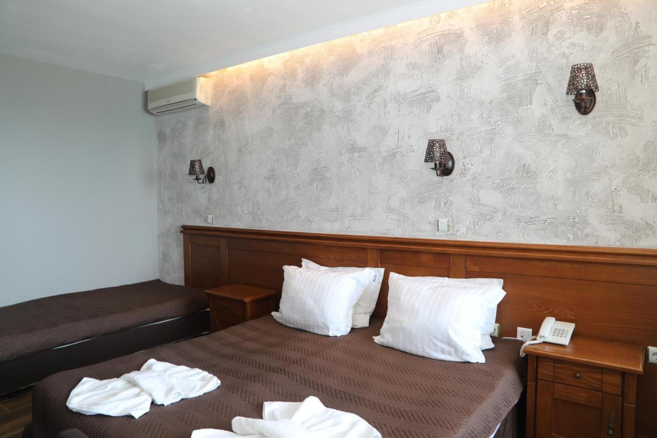 Petrov Family Hotel Nesebar Exterior photo