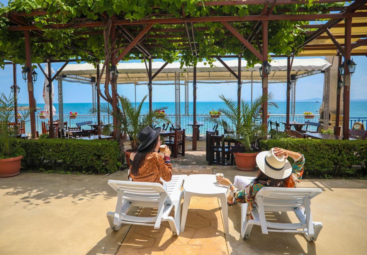 Petrov Family Hotel Nesebar Exterior photo